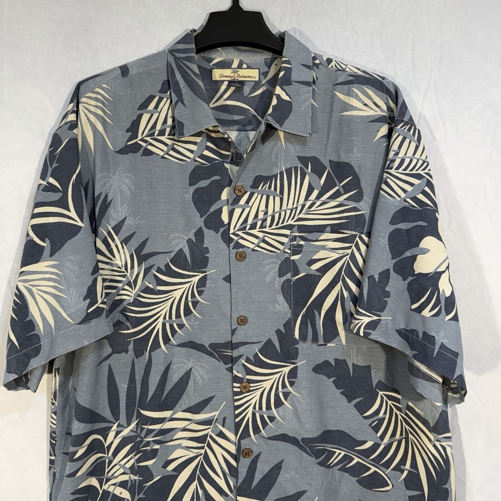 TOMMY BAHAMA Shirt 100% Silk Hawaiian Button Up Shirt Tropical Leaves Blue L